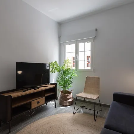 City, Sun And Living Apartment