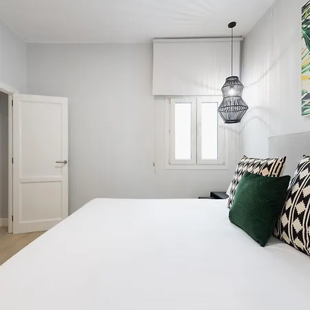 City, Sun And Living Apartment