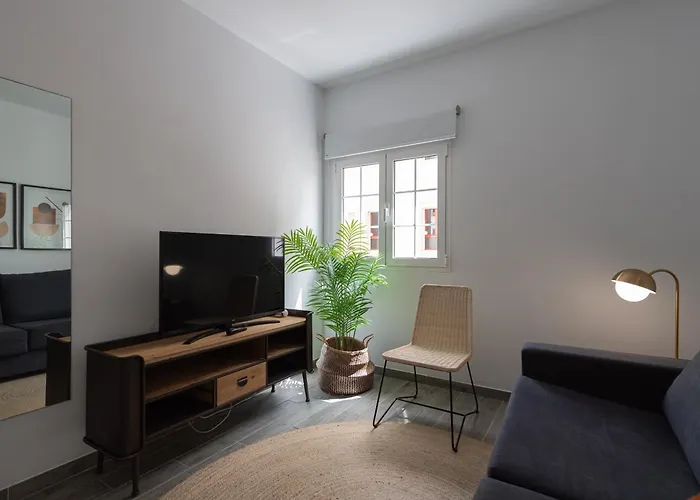 City, Sun And Living Apartment