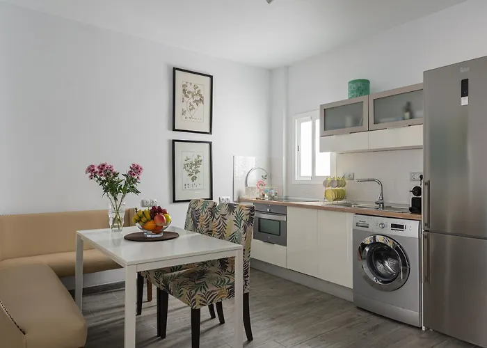 City, Sun And Living *