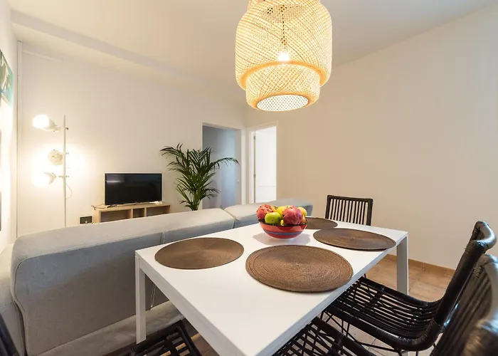 City, Sun And Living Apartment