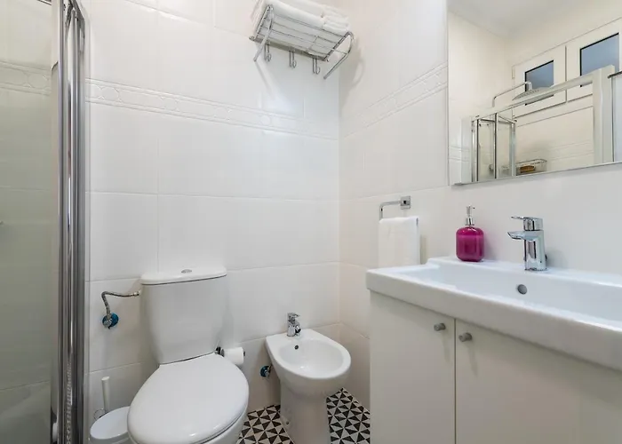 City, Sun And Living Apartment