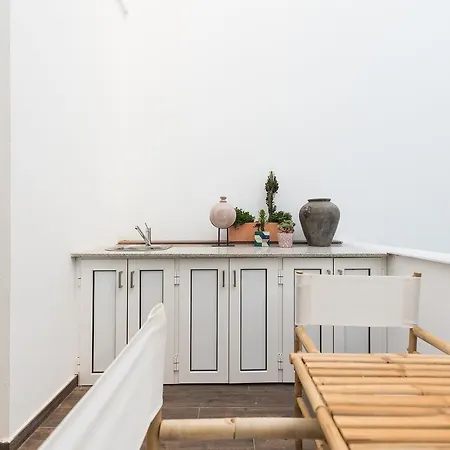 City, Sun And Living