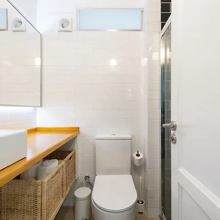 City, Sun And Living Lejlighed