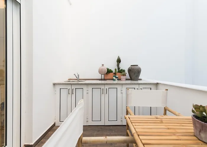 City, Sun And Living