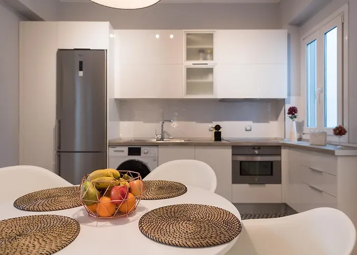 City, Sun And Living