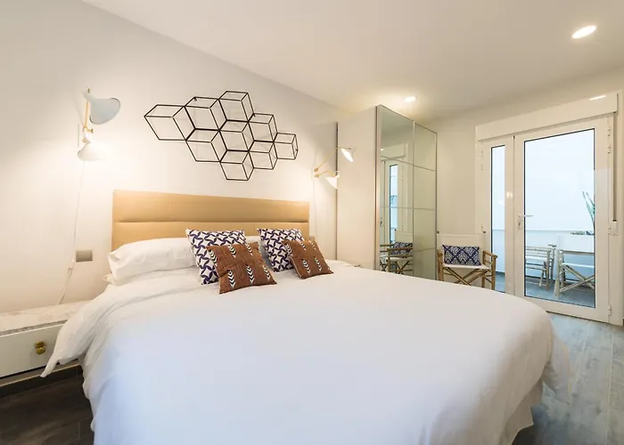 City, Sun And Living